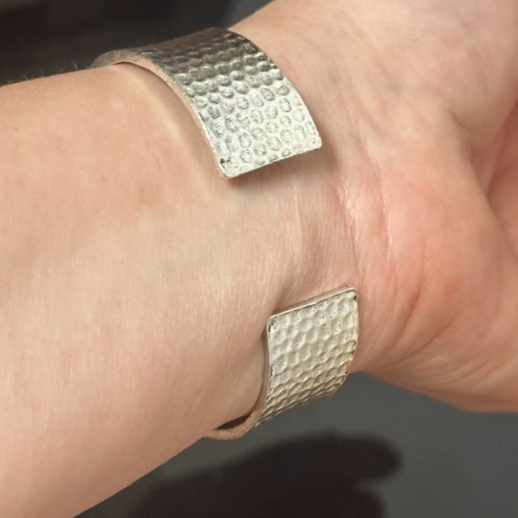 🌵 Southwestern Silver faux Turquoise Cuff Bracelet cactus 🌵 - Picture 3 of 12